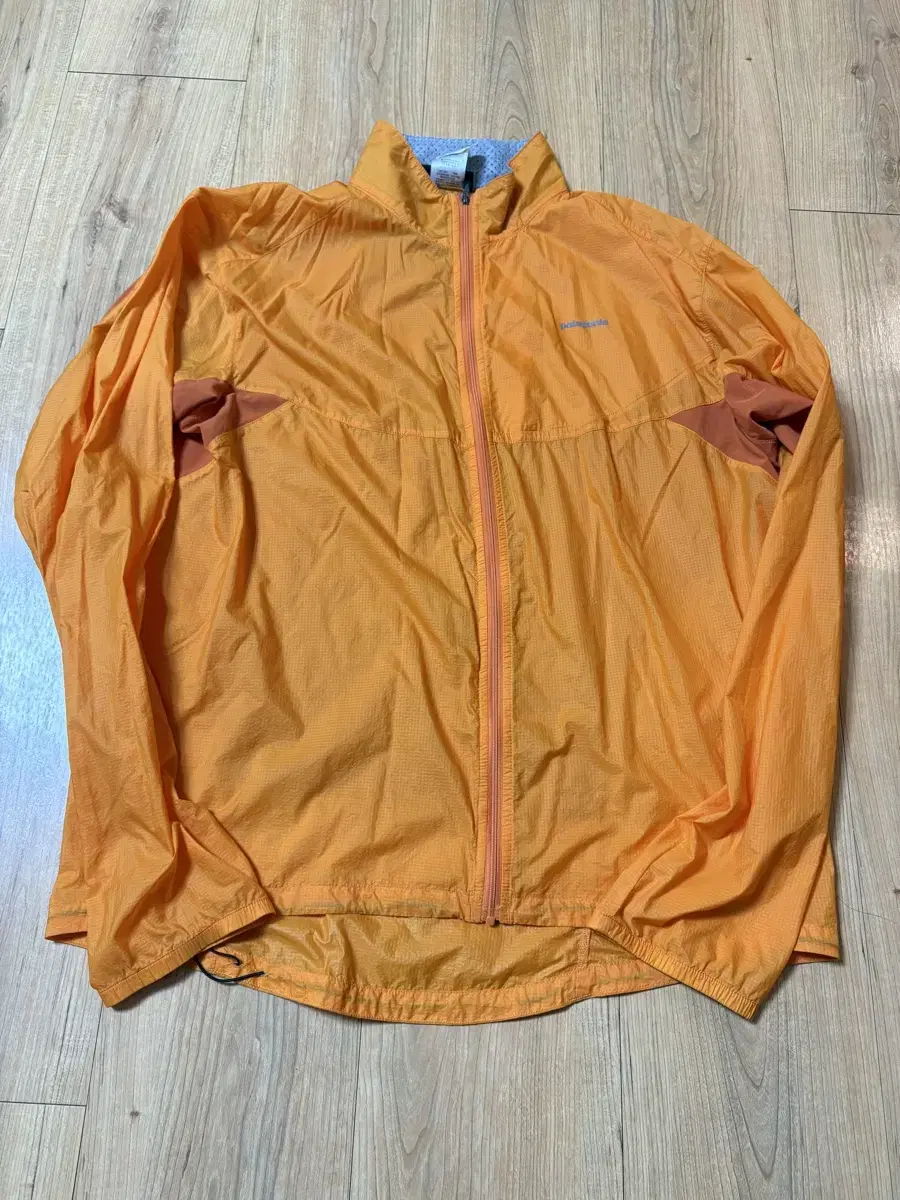 Panagonia Windbreaker L Korea size 105