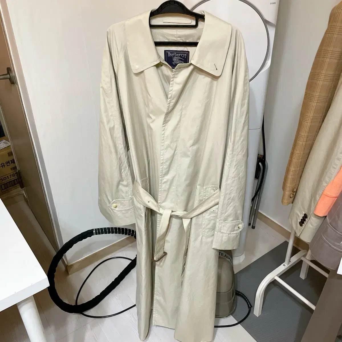 Burberry Trench coat with waistband