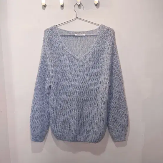 루즈슬립오버 garden loose v neck knit 브이넥 니트