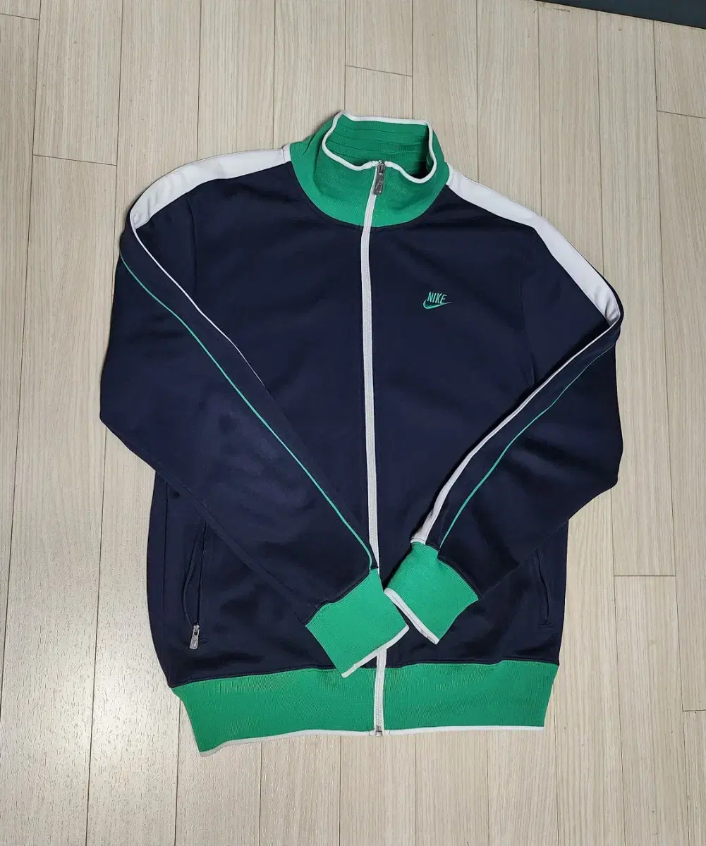 nike track top zip up xl(반택100원행사중)