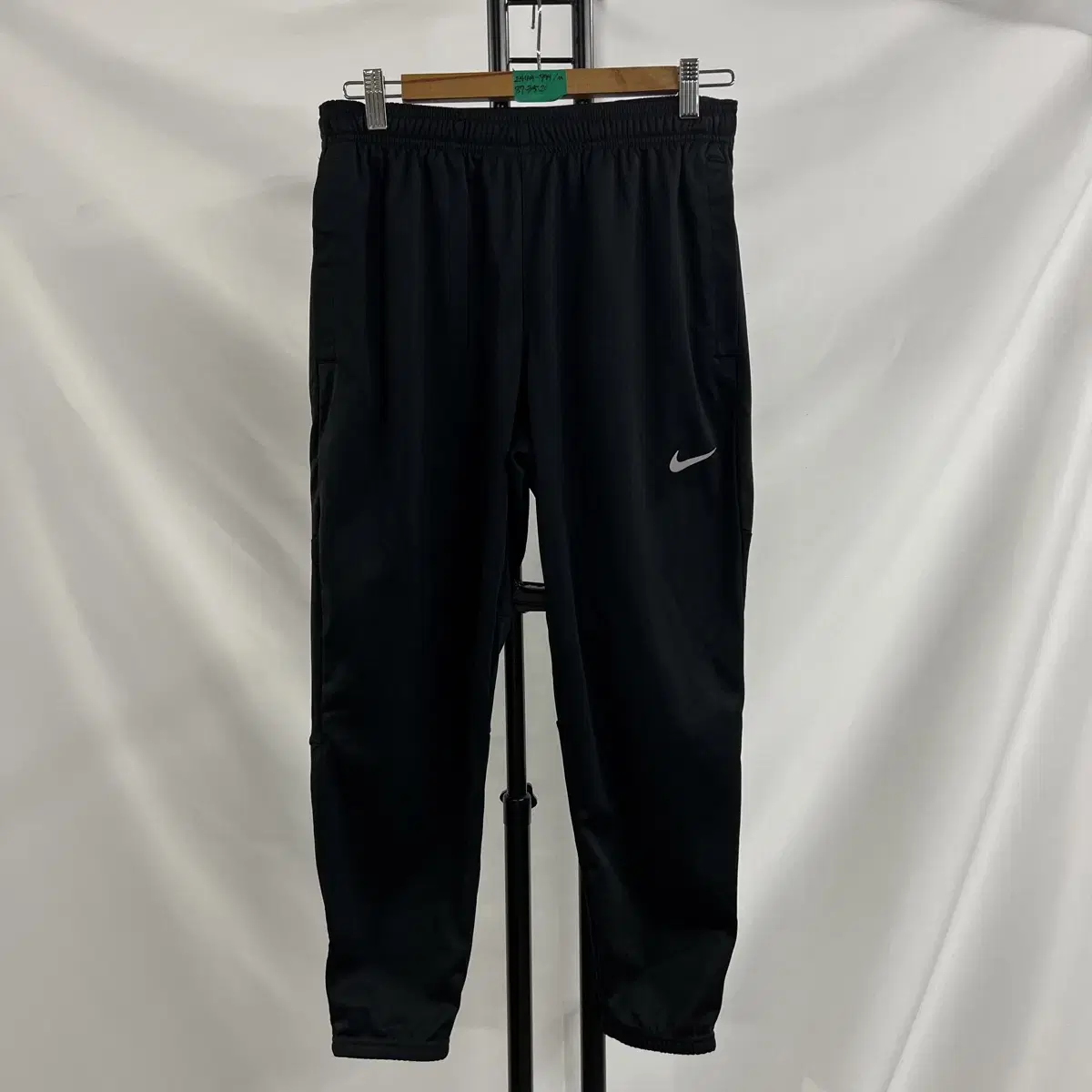 [Genuine/M] Nike Swoosh Thermafit Black Pants/Trousers