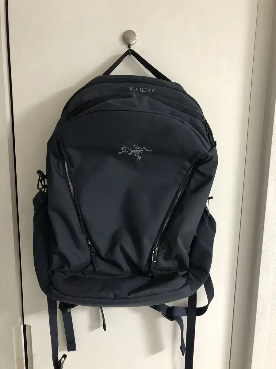 Arcteryx 아크테릭스맨티스 26 블랙 사파이어 네이비