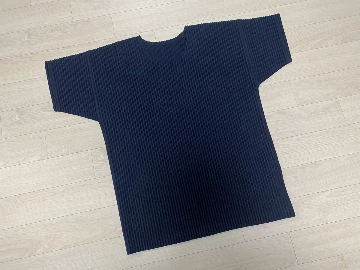 Issey Miyake Homme Plissé navy short-sleeved T-shirt/3