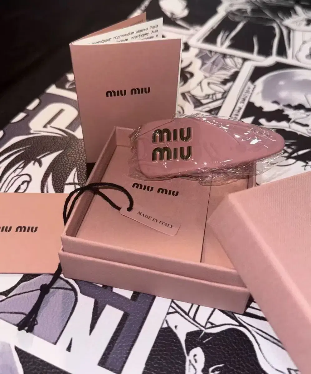 미우미우 miu miu 머리핀. 헤어핀.