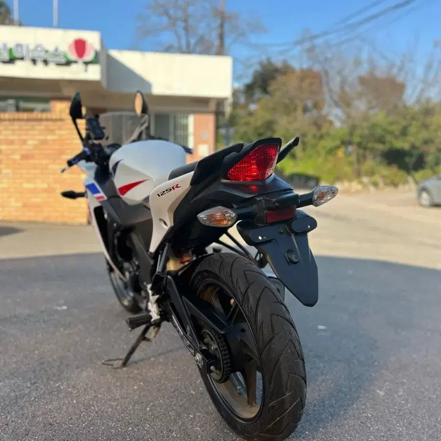 CBR125