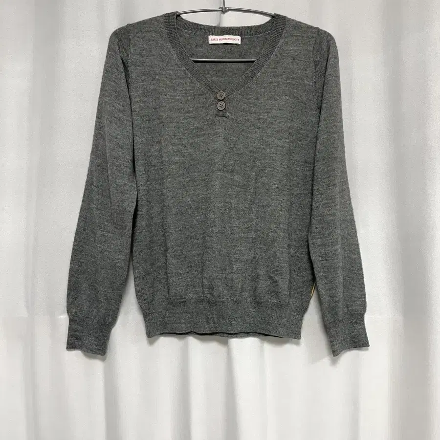 v-neck knit