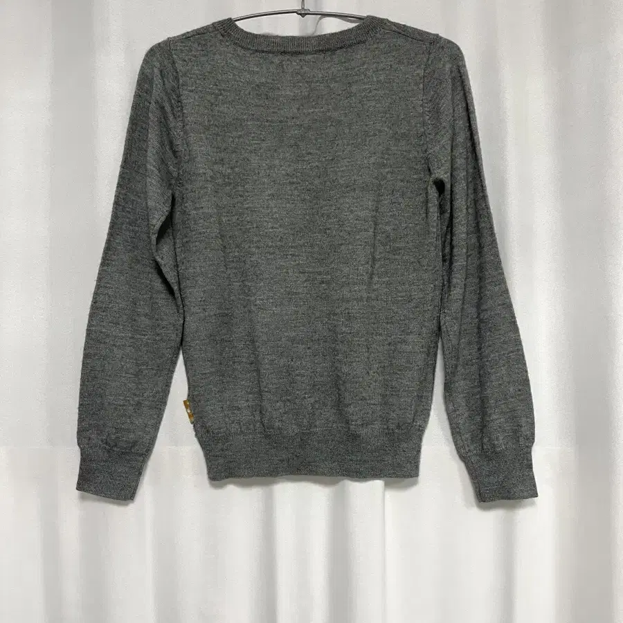 v-neck knit