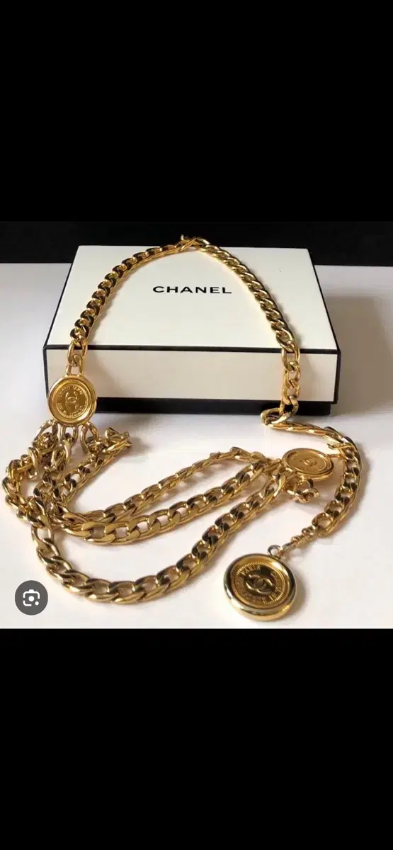 Chanel 샤넬 빈티지 3골드 메달리온 트리플 체인 벨트