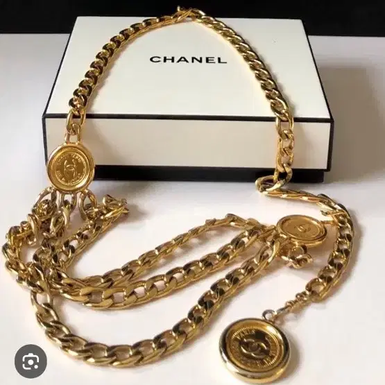 Chanel 샤넬 빈티지 3골드 메달리온 트리플 체인 벨트