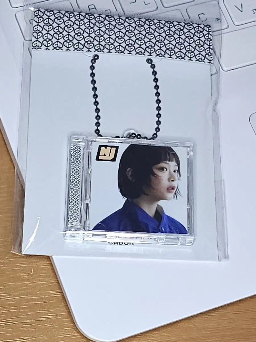 New Jeans pop up hanni CD keyring