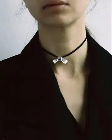 ANNIKA INEZ 쁘띠 크라바트 목걸이 초커