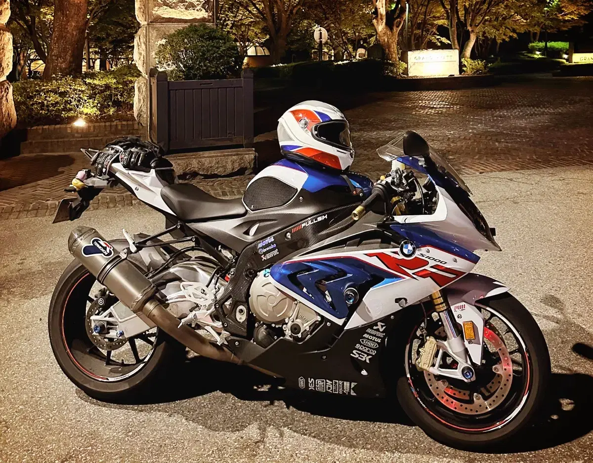 BMW s1000rr 19년 마지막 모델 스페셜칼라 -1대주+다 드립니다