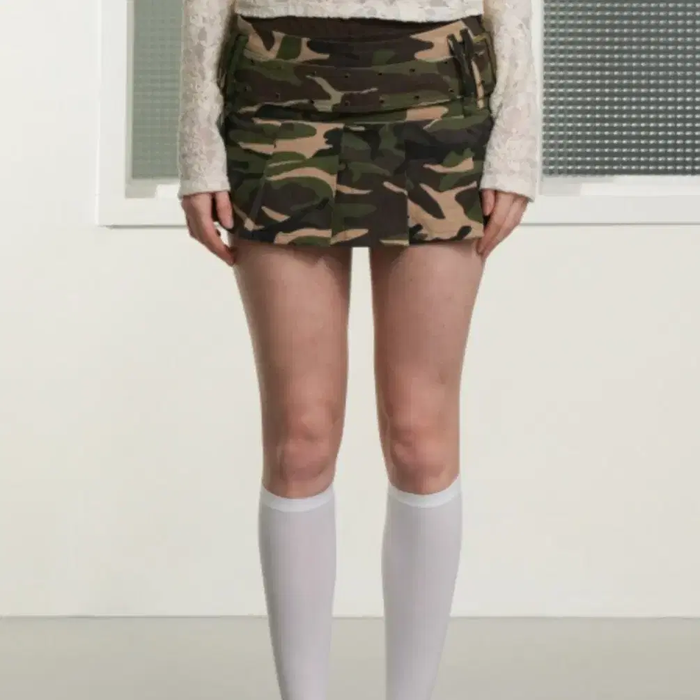 BELTED PLEATS SKIRT [CAMO]