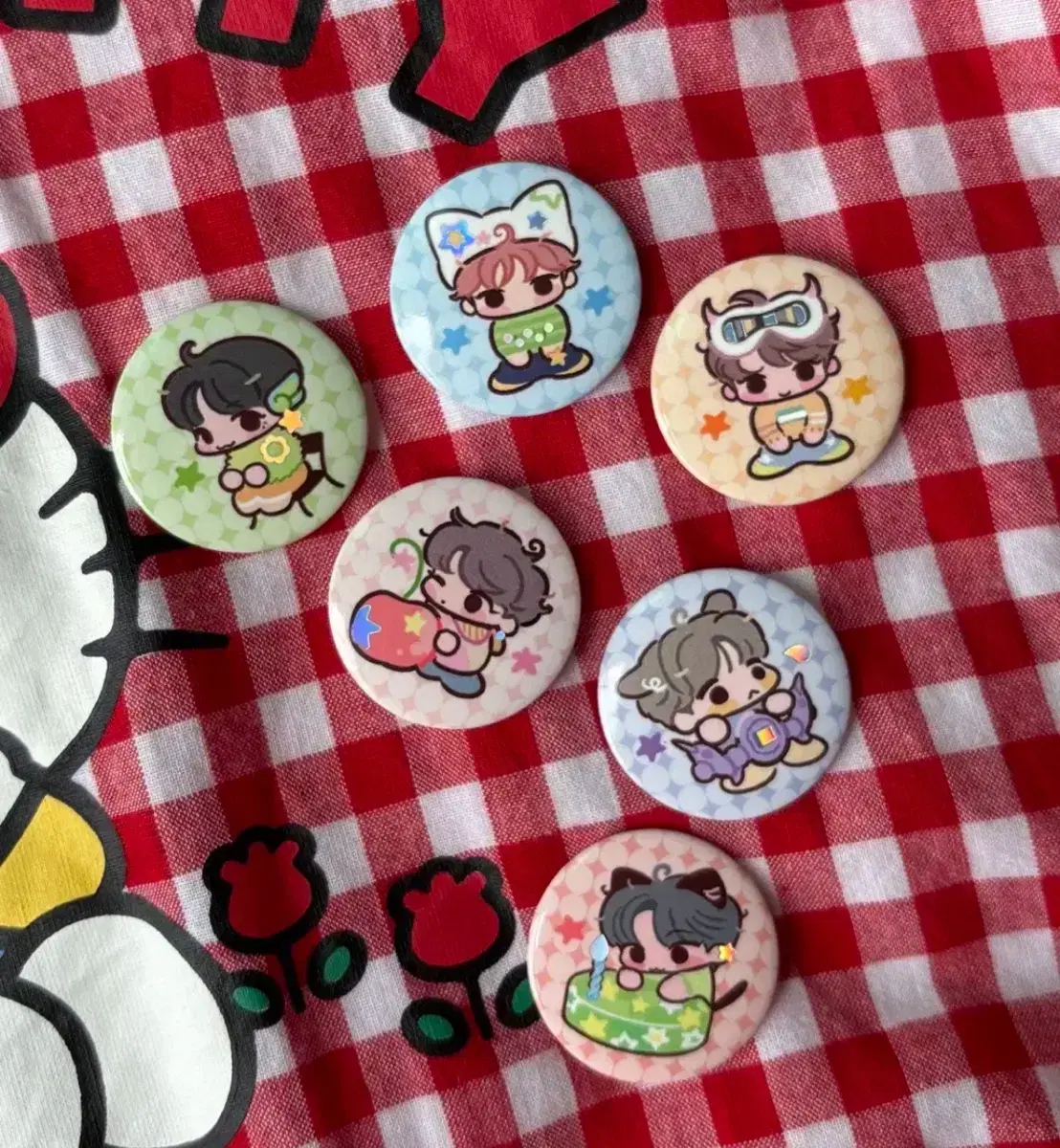 marron to Riku and Uushi Pinbuttons wts