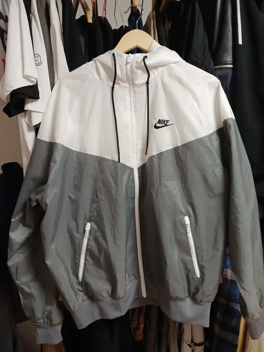 Nike Windrunner Windbreaker M