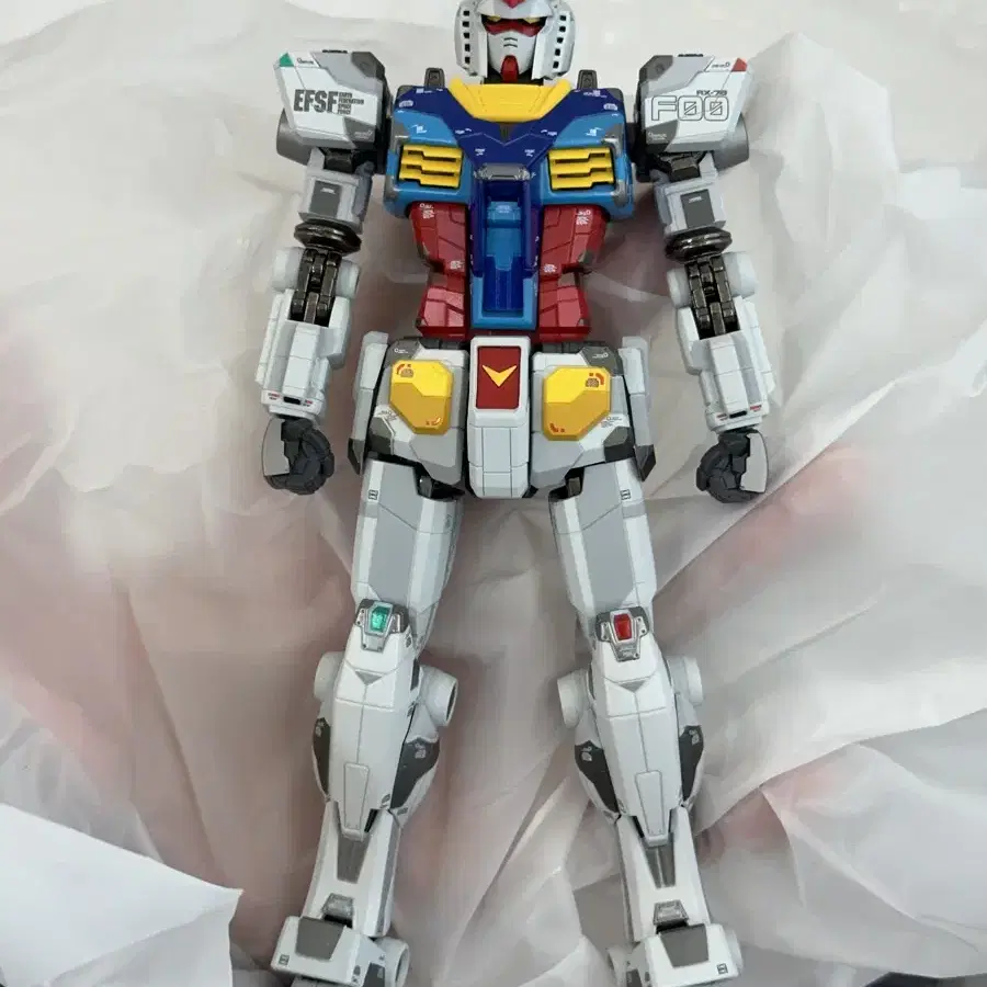 요코하마 건담팩토리 한정 초합금 RX-78F00 건담 중고 팝니다.