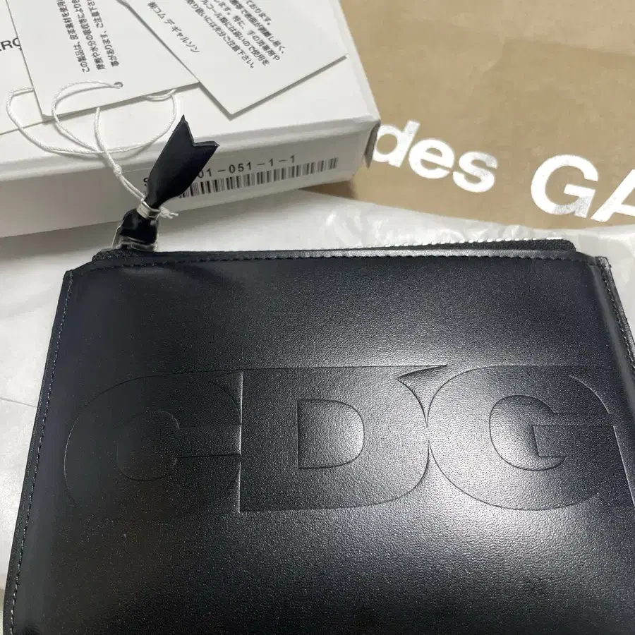 Cdg 꼼데 지갑 새제품