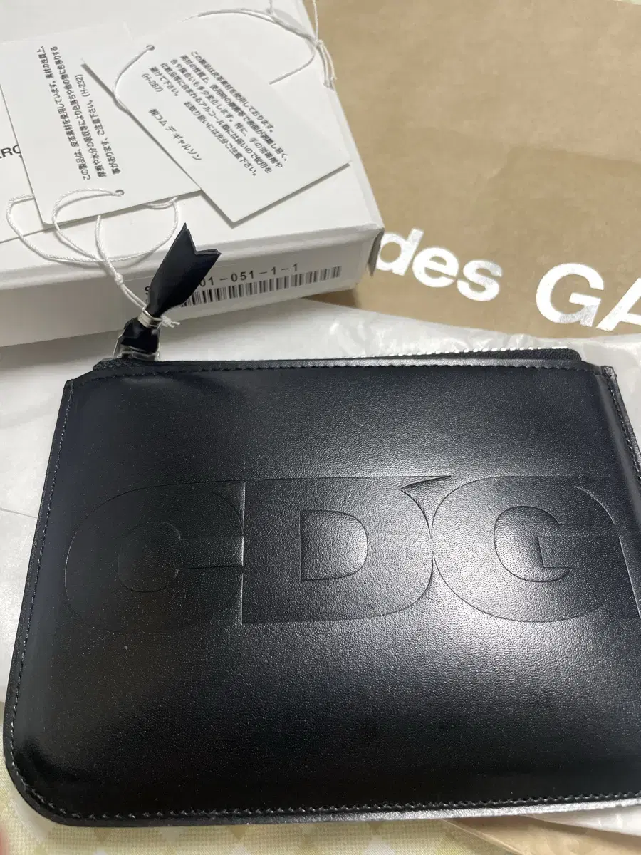 Cdg 꼼데 지갑 새제품