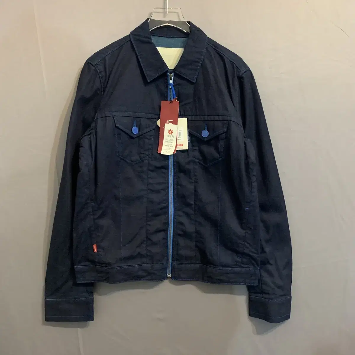 New 95 M Levi's Indigo Denim Tracker Jeans Jacket