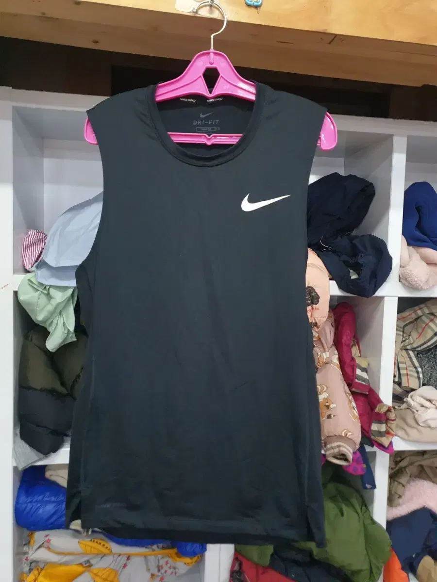 Nike Tight Fit Sleeveless L