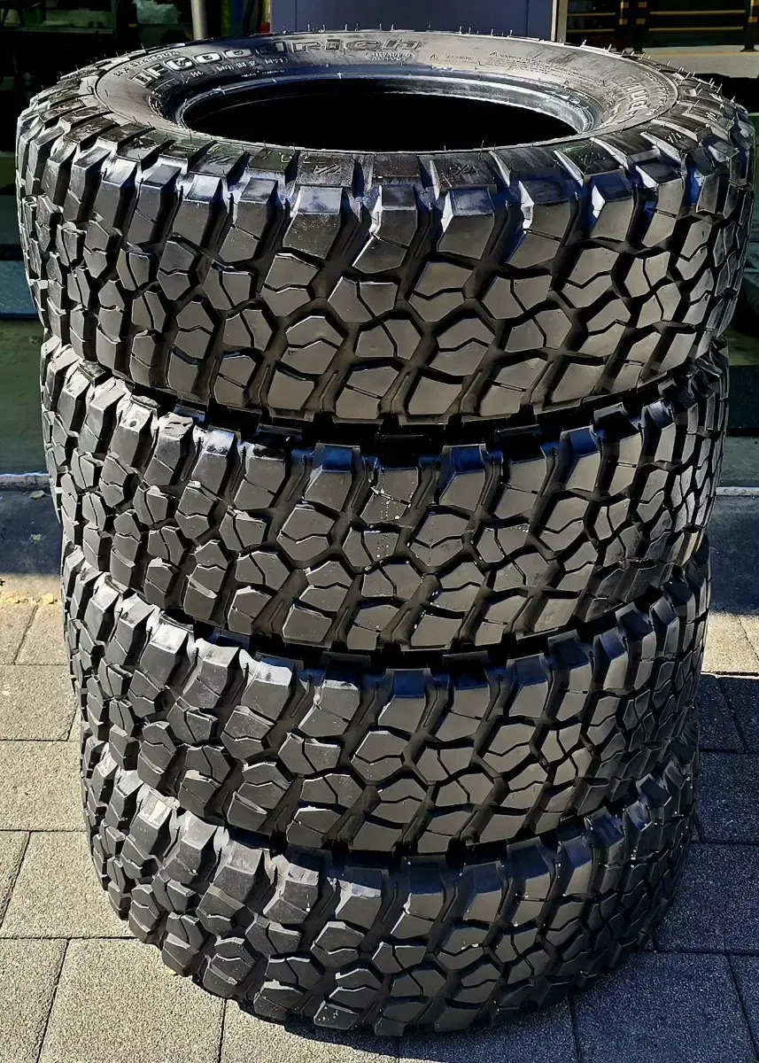 BFgoodrich MT 255 75 17 중고타이어 한대분 판매