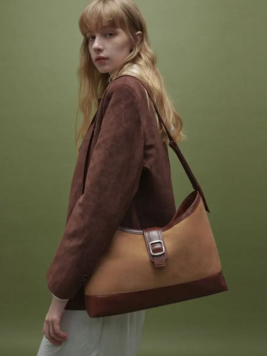 (새상품) 세미코드 veil bag suede chestnut 가방 백