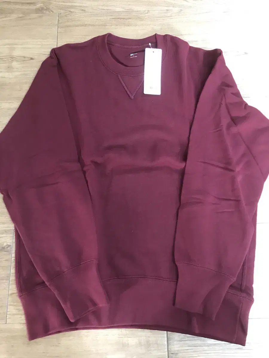 Uniqlo Burgundy Sleeveless Sweatshirt Size L New