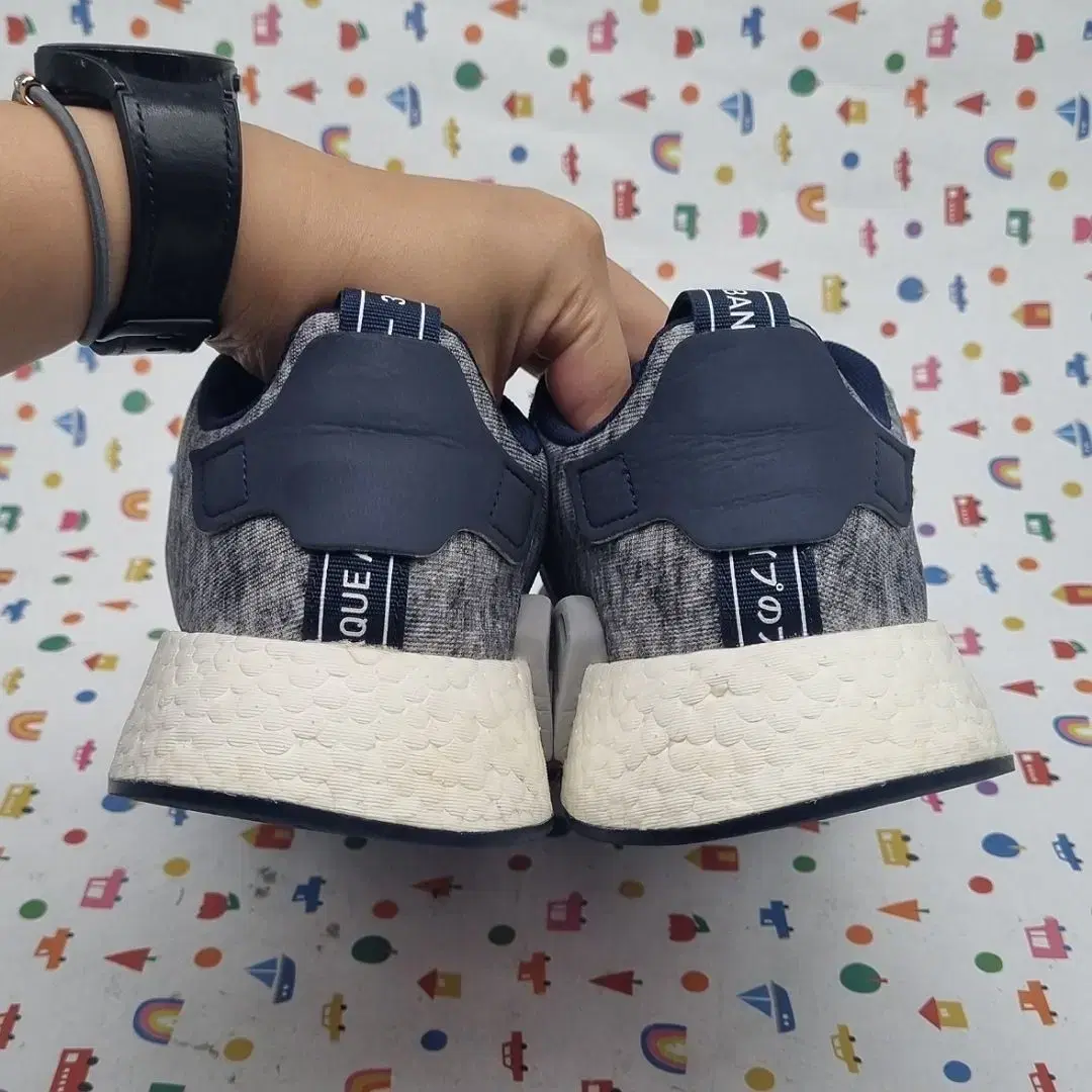 아디다스 nmd r2 운동화 255.