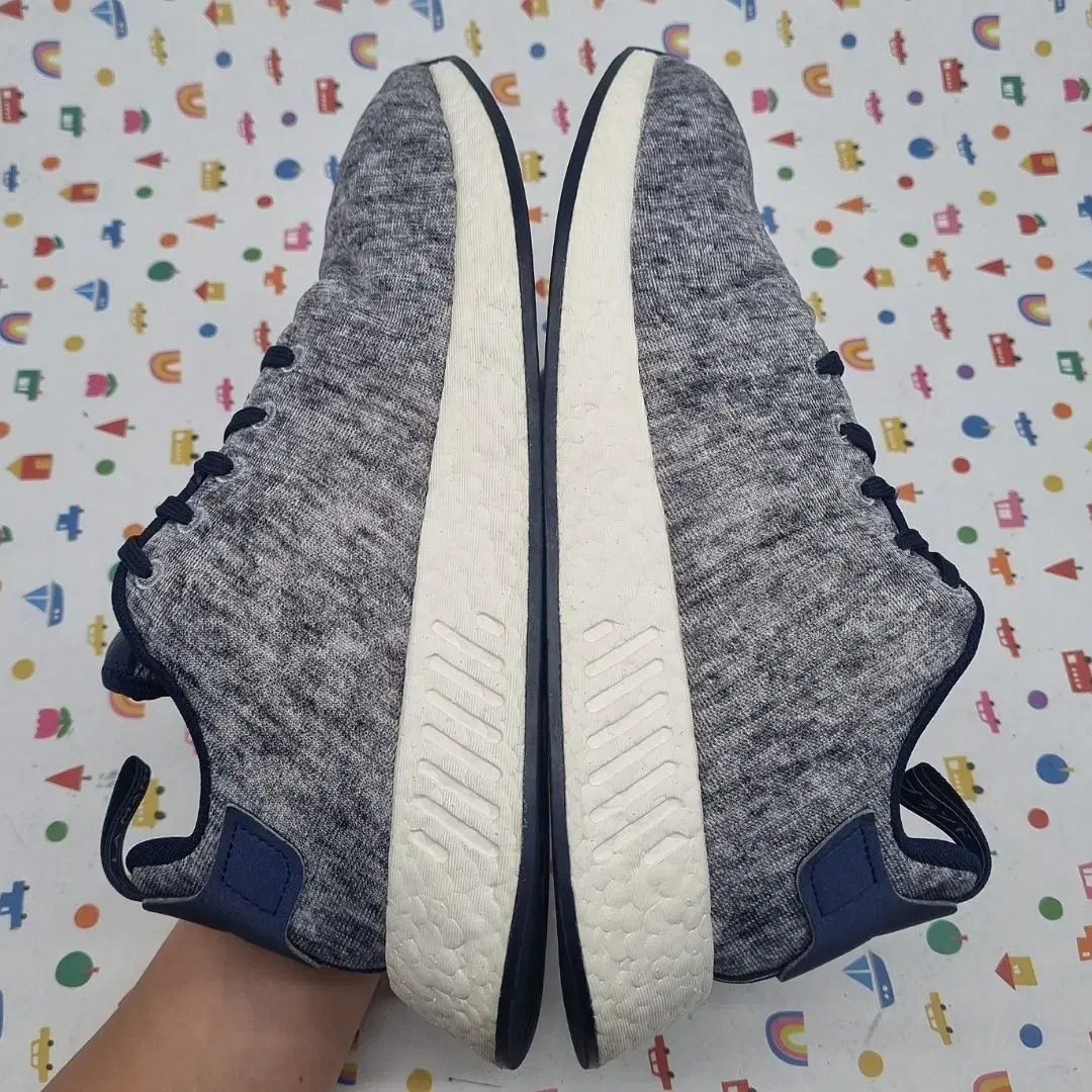 아디다스 nmd r2 운동화 255.