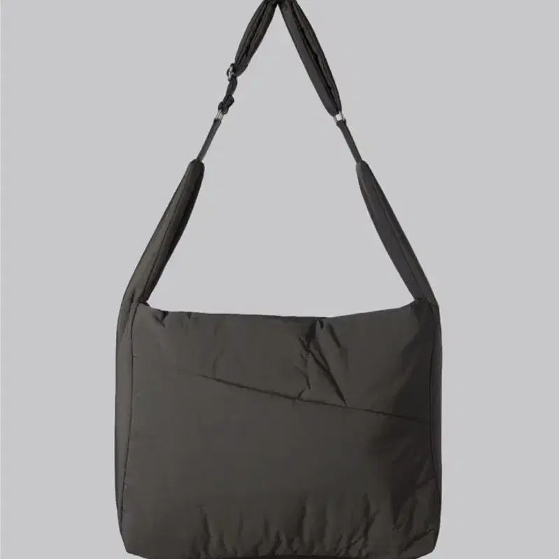 해칭룸 Padded Bag Dark Brown 판매