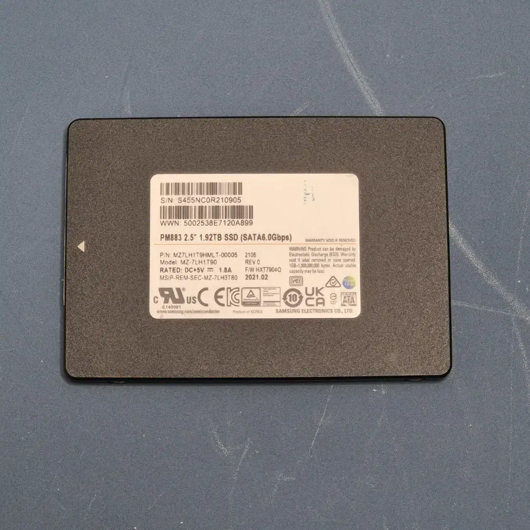 PM883 2.5인치 1.92TB 서버용 SATA SSD