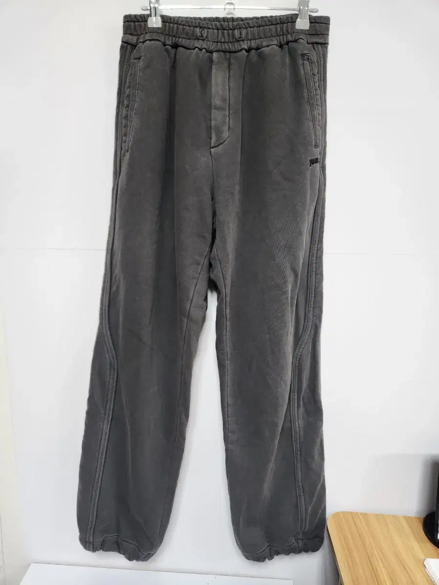 Junji pants size 46