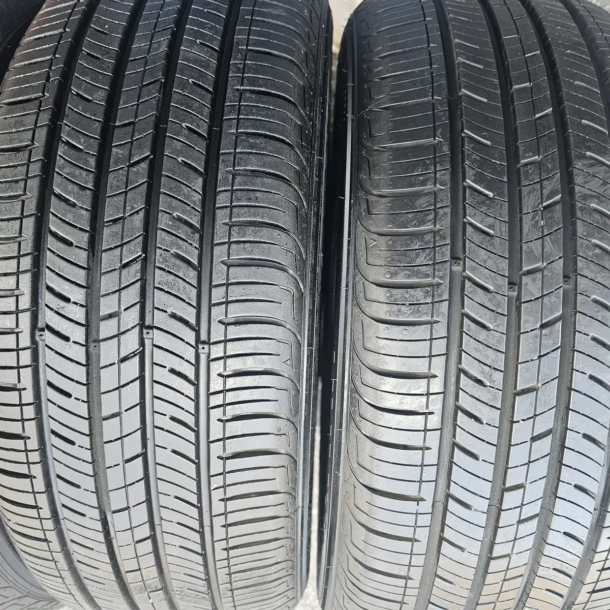 215/55R18   중고타이어  4본