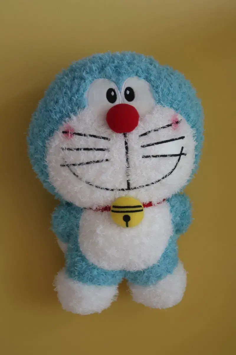 Vintage doll ball-touch pouty Doraemon doll