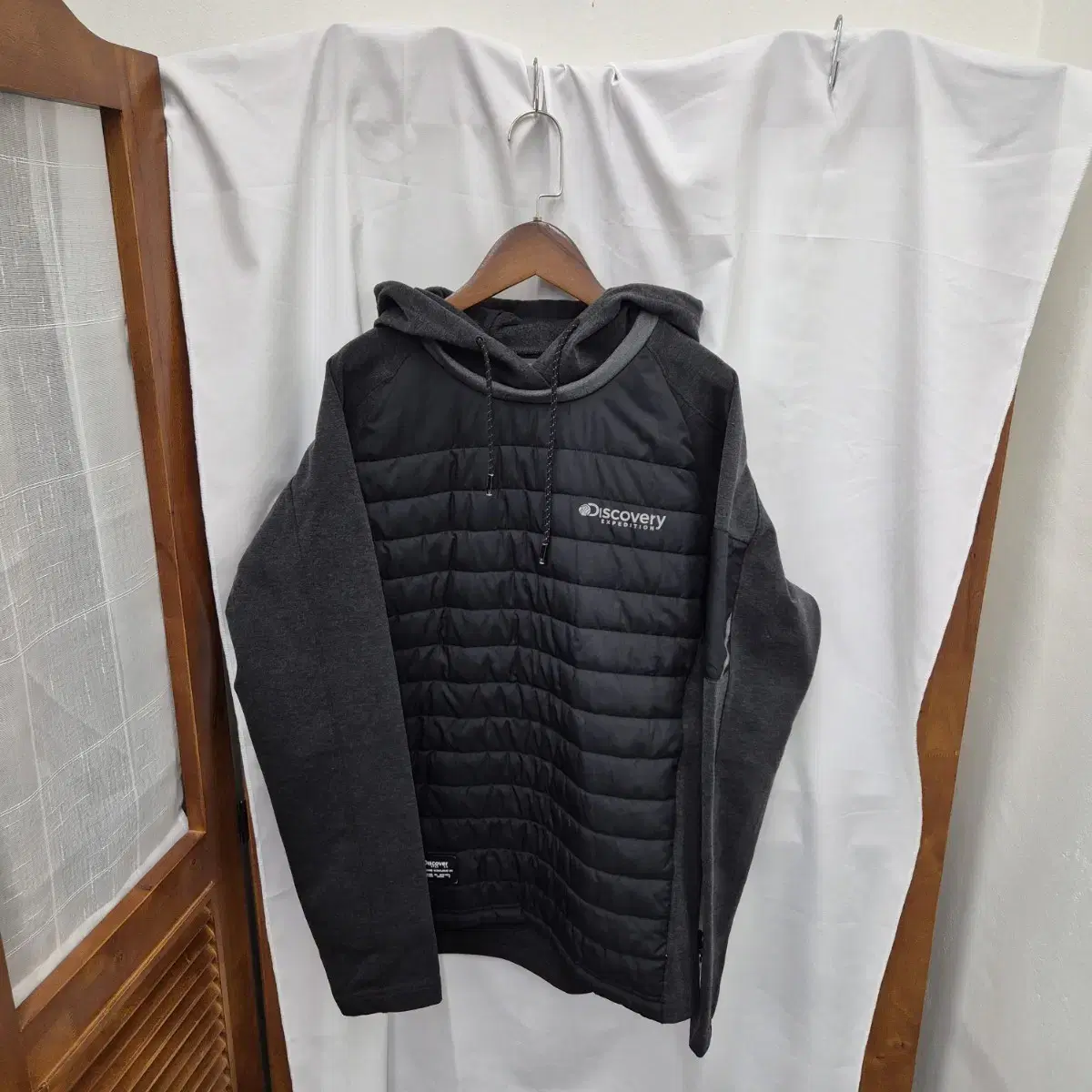 Discovery Padded Hoodie 105