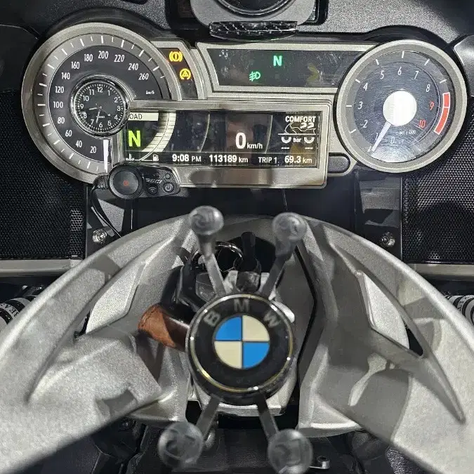 2011년 BMW K1600GTL 팝니다. 년식대비 깨끗하고 상태좋음