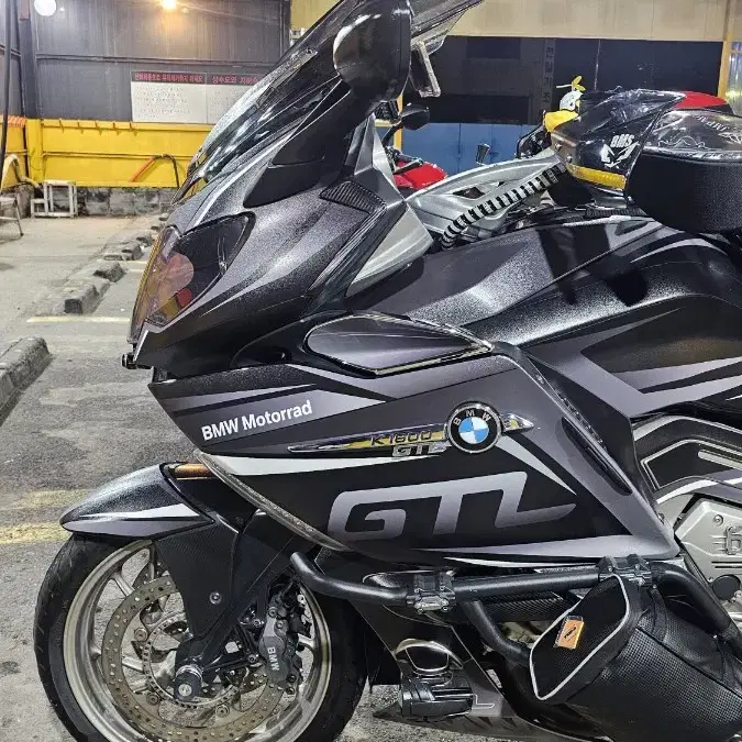 2011년 BMW K1600GTL 팝니다. 년식대비 깨끗하고 상태좋음