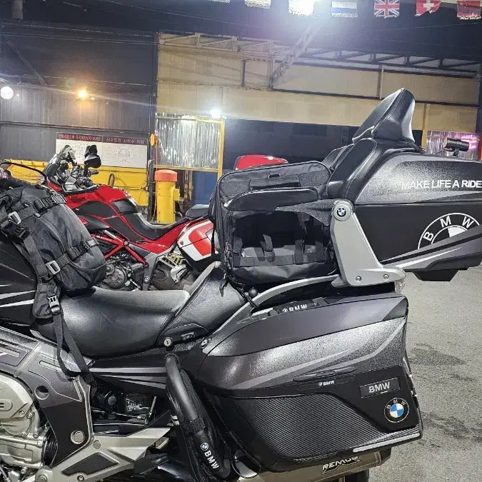 2011년 BMW K1600GTL 팝니다. 년식대비 깨끗하고 상태좋음