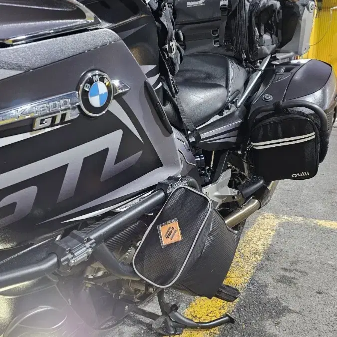 2011년 BMW K1600GTL 팝니다. 년식대비 깨끗하고 상태좋음