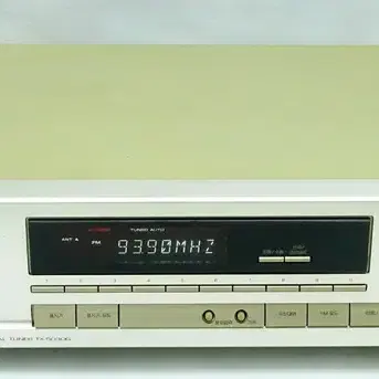 인켈 고급튜너 TX-5030G입니다.