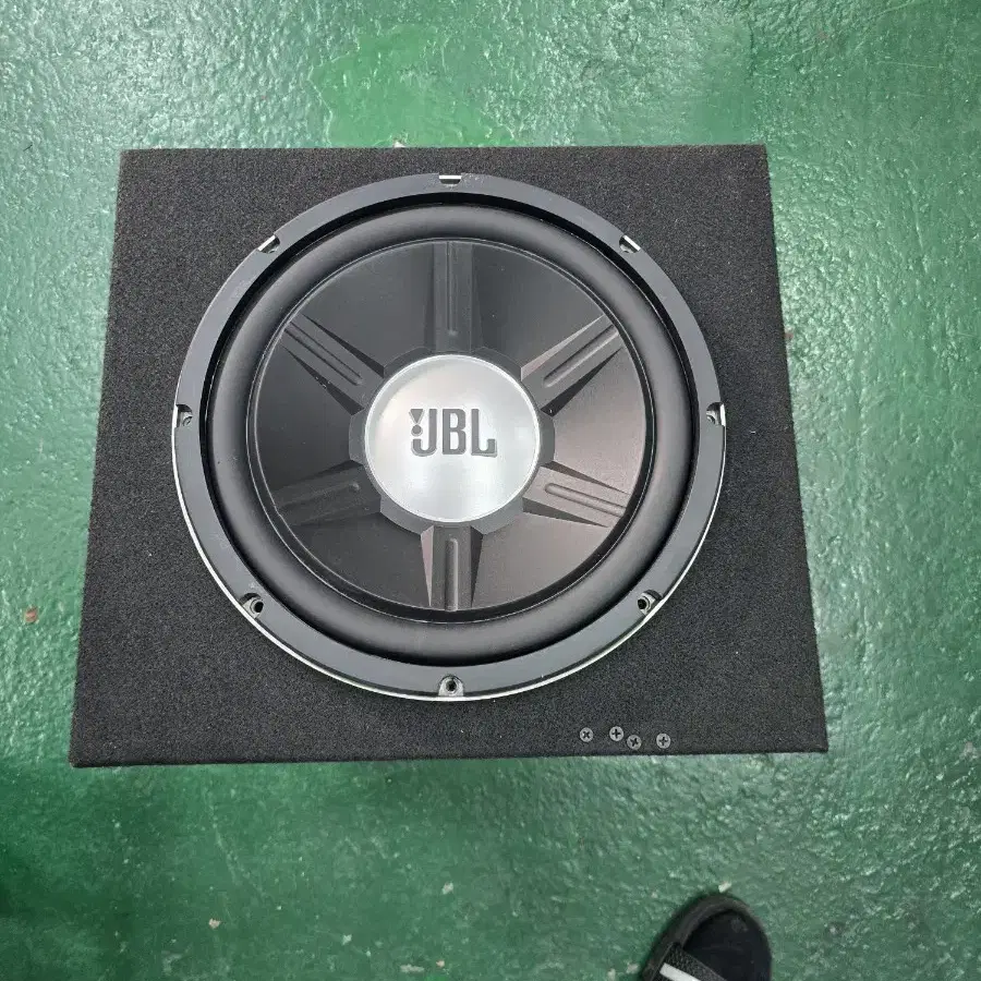 12인치 우퍼 JBL  와 우퍼박스 차량용 12v 카오디오