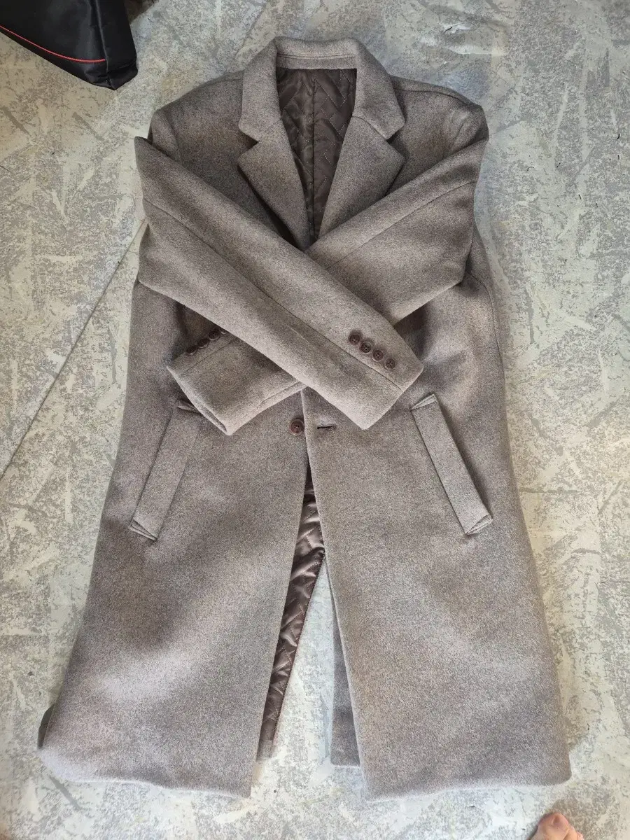 Wool beige long coat 95 price dropped a lot...