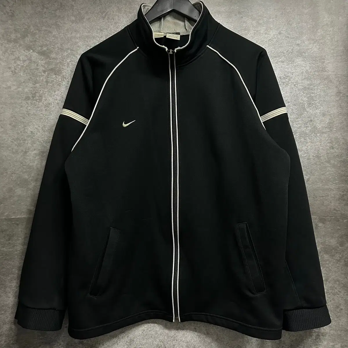 [100] 00s Nike Old School Swoosh Tracktop Zip Up Jersey