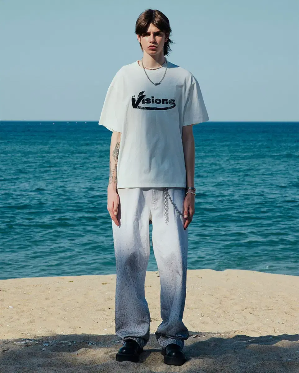 알렌느 OFFWHITE Visions V patch 1/2 t-shirt