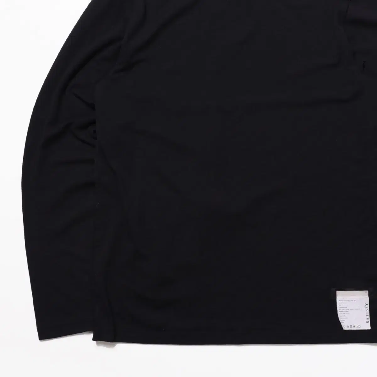 SATISFY Product Packable Long Sleeve