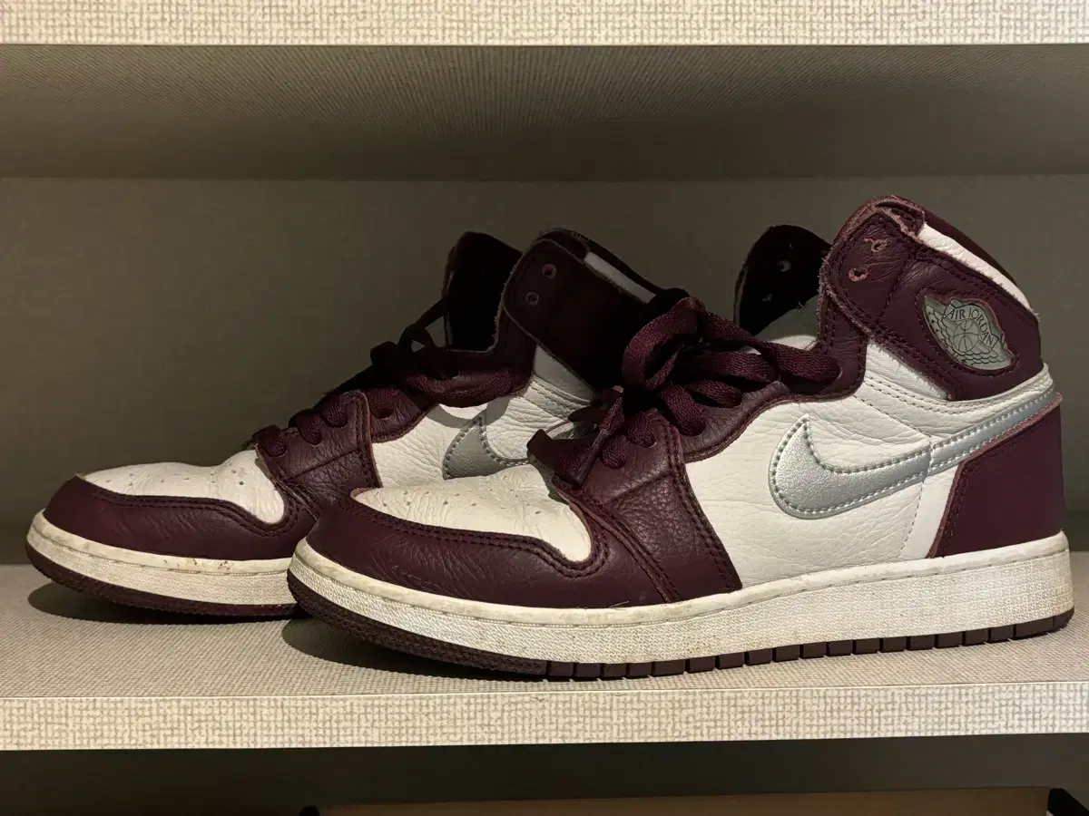 Jordan 1 Retro High OG Bordeaux