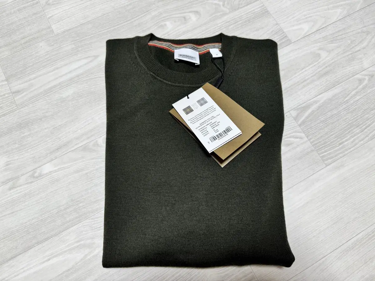 Burberry Men's Knit New for Sale