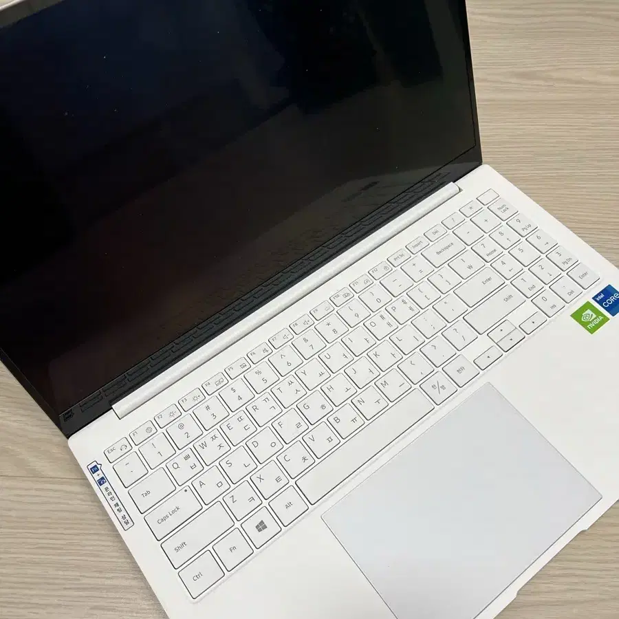 삼성 갤럭시북 프로 NT950XDC-XC59S 노트북 팔아요! 새상품급!