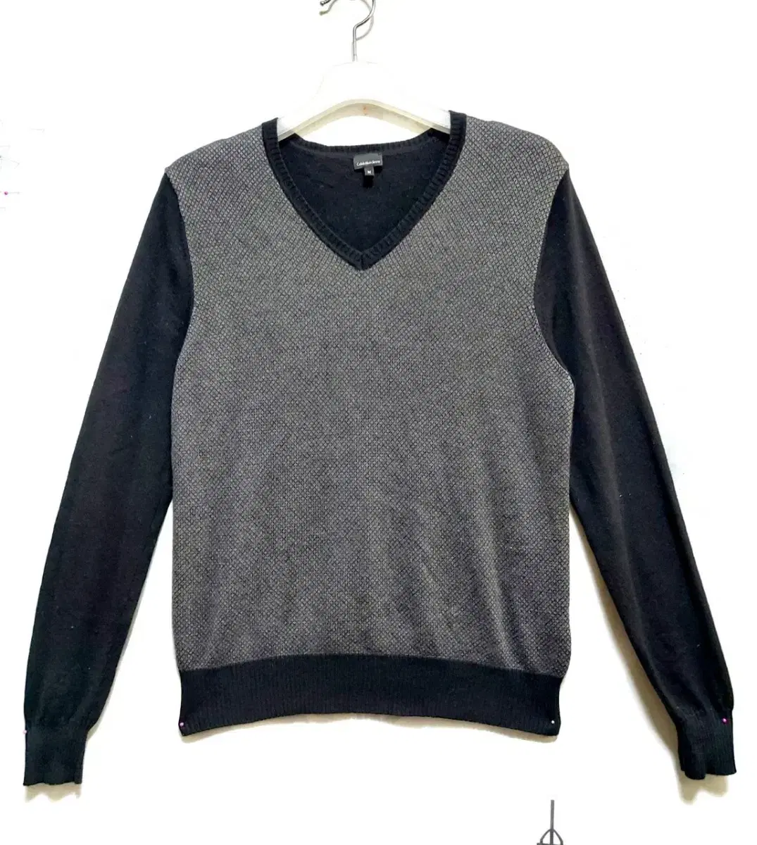 Calvin Klein Men's Knit 95/V-Neck