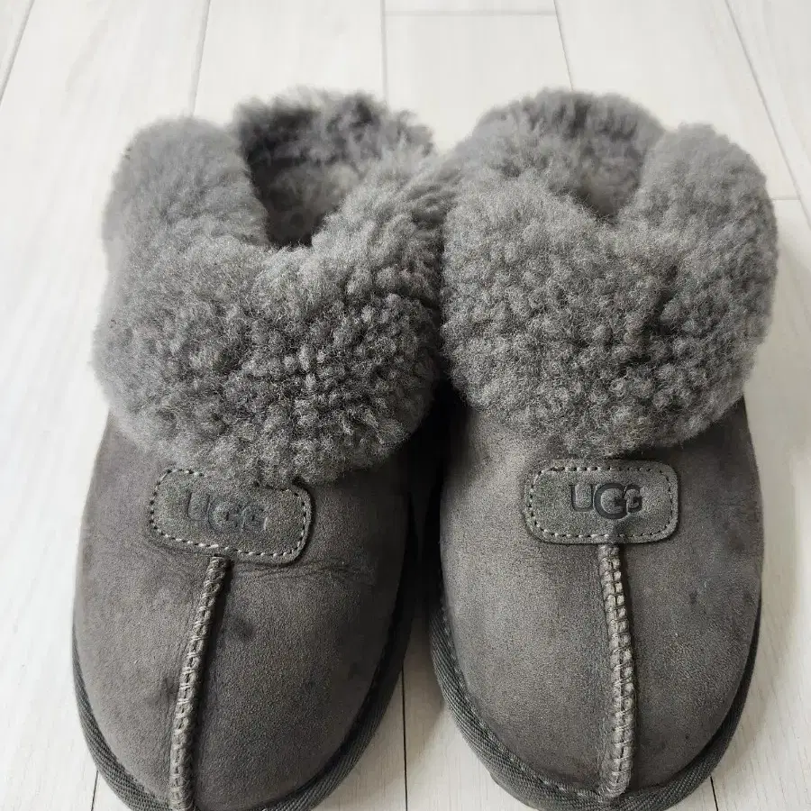 UGG 어그 슬리퍼 코케트 그레이 US 7사이즈 235 240